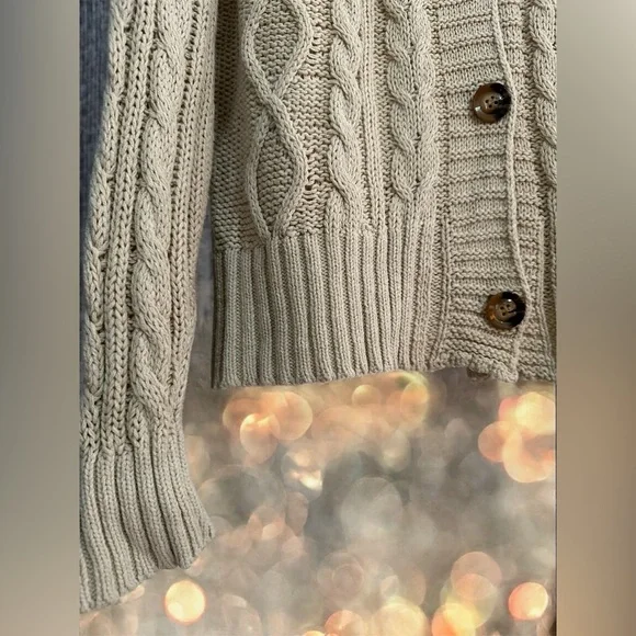 Glam Brand M Cream Cable Knit sweater - Picture 4 of 9